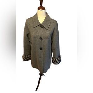 Italian cashmere two shades grey coat, removable fur sleeves. Size 44